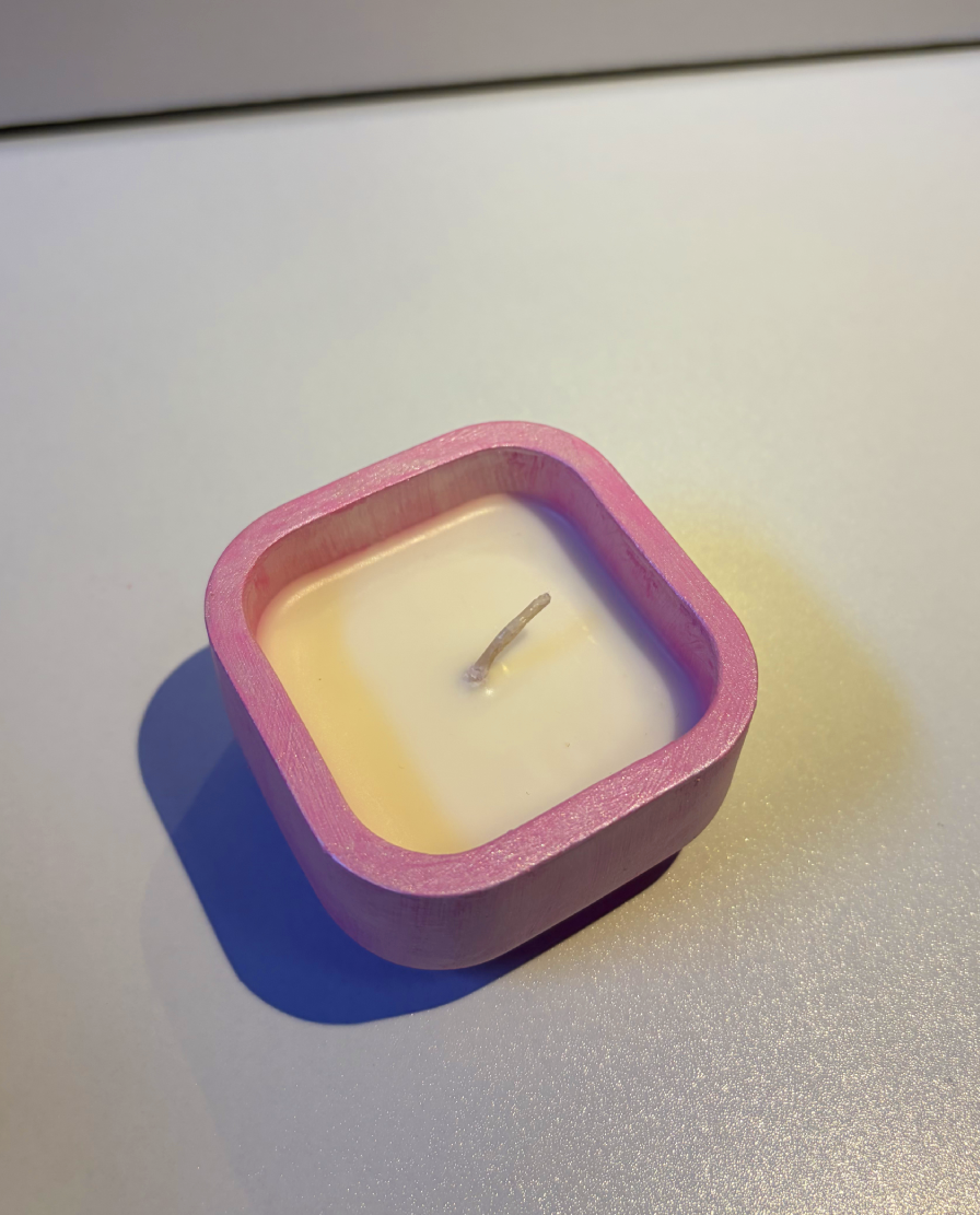 Pink RocioTreasure candle vessel with a soft pearl sheen.